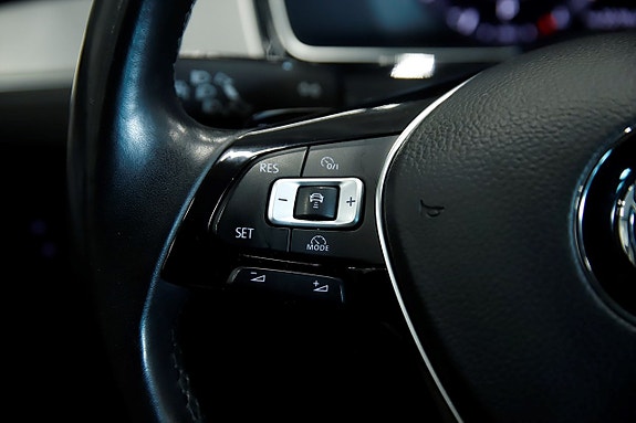 Volkswagen Passat Alltrack 13 of 18