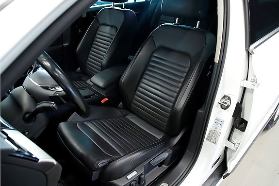 Volkswagen Passat Alltrack 15 of 18