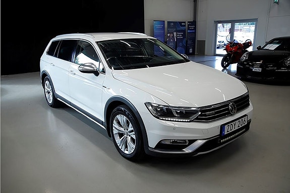 Volkswagen Passat Alltrack 5 of 18