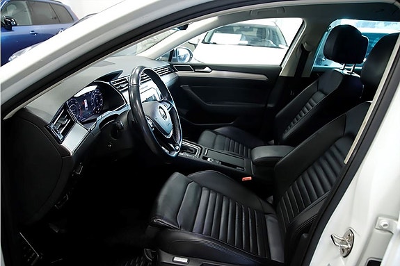 Volkswagen Passat Alltrack 8 of 18