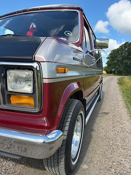 Ford Econoline 8 of 16