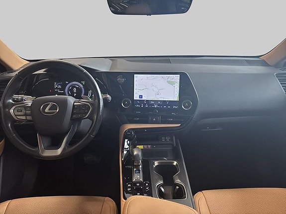 Lexus NX450h+ 10 of 16