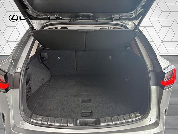 Lexus NX450h+ 11 of 16