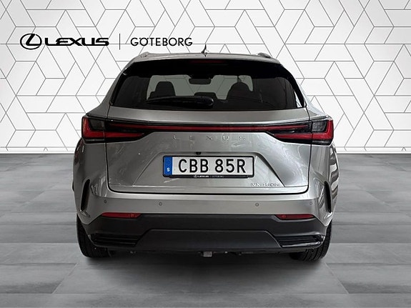 Lexus NX450h+ 6 of 16