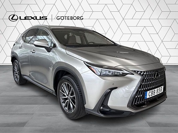 Lexus NX450h+ 3 of 16
