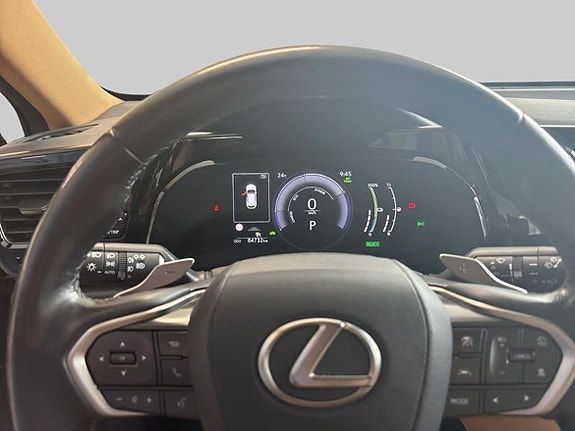 Lexus NX450h+ 13 of 16