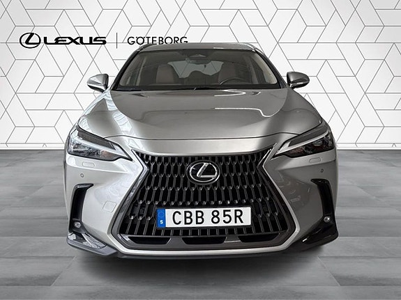 Lexus NX450h+ 7 of 16