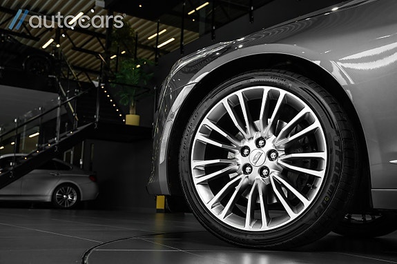 Cadillac CT6 9 of 30