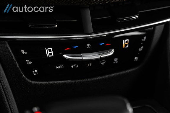 Cadillac CT6 27 of 30