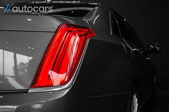 Cadillac CT6 14 of 30