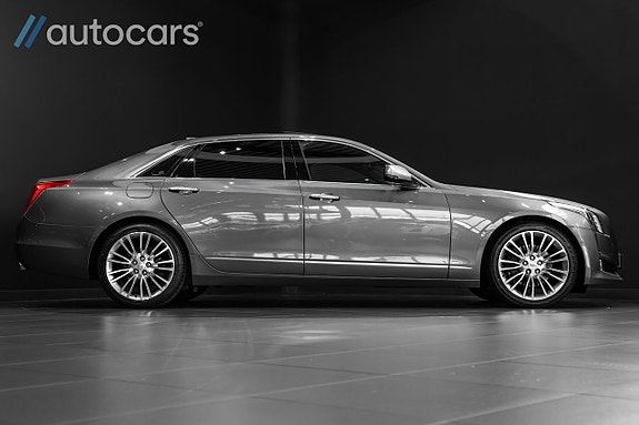 Cadillac CT6 2 of 30
