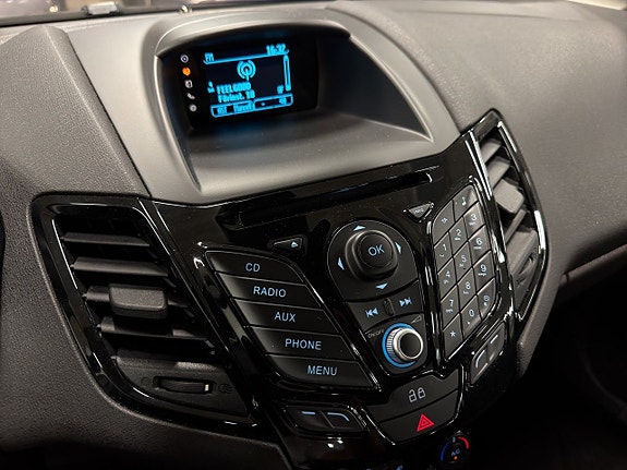 Ford Fiesta 12 of 22