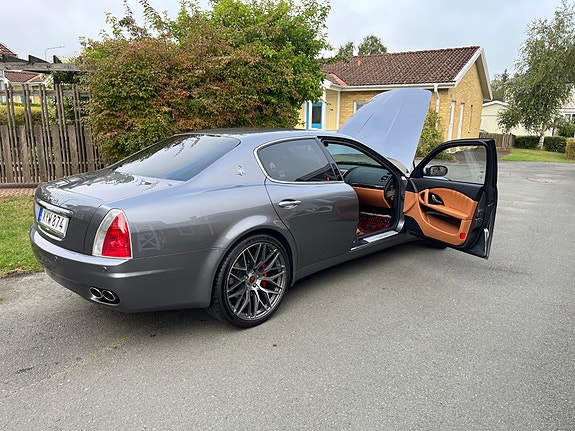 Maserati Quattroporte 5 of 6