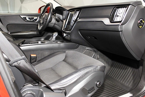 Volvo V60 Cross Country 13 of 27
