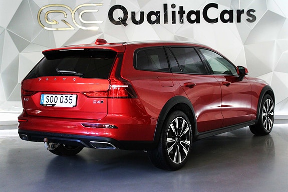 Volvo V60 Cross Country 4 of 27