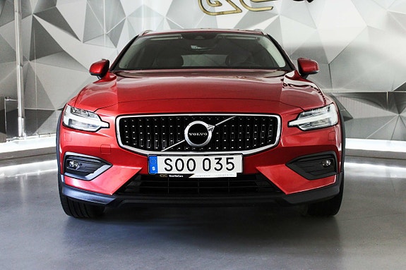 Volvo V60 Cross Country 9 of 27