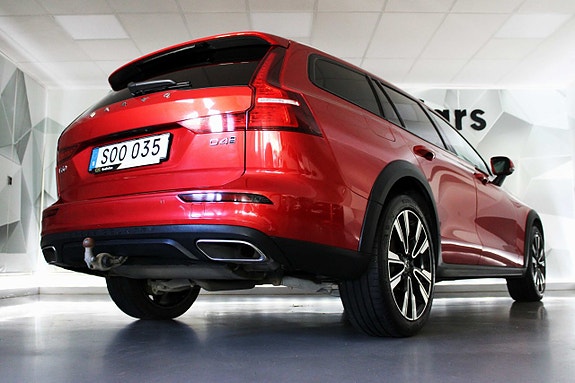 Volvo V60 Cross Country 8 of 27