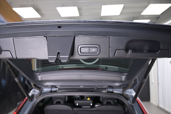 Volvo XC60 10 of 30