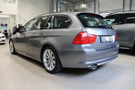 BMW 320d 4 of 19