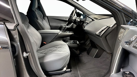 BMW iX 3 of 10