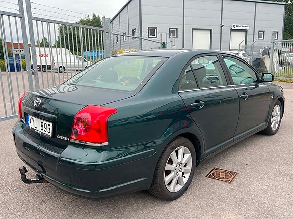 Toyota Avensis 7 of 7