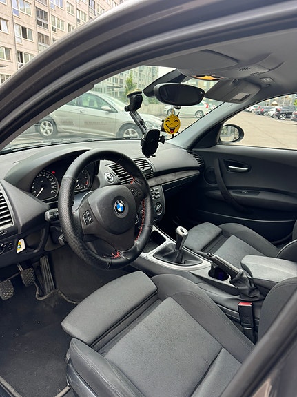 BMW 118i 5 of 8