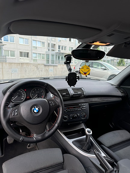 BMW 118i 6 of 8