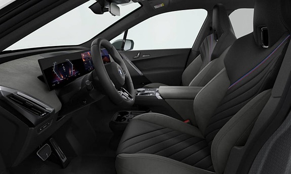 BMW iX 4 of 4