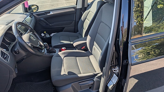Volkswagen Golf Sportsvan 8 of 10