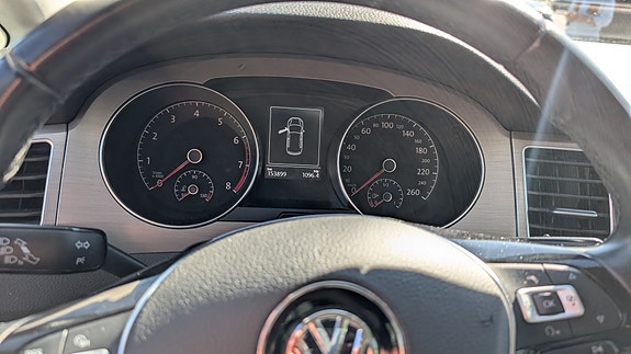 Volkswagen Golf Sportsvan 9 of 10