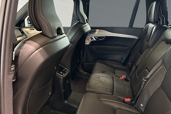 Volvo XC90 8 of 30