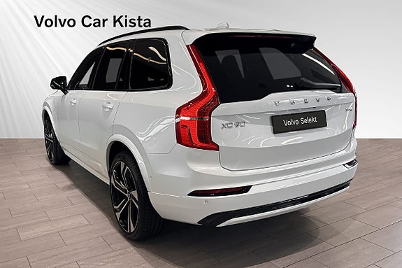 Volvo XC90 4 of 30