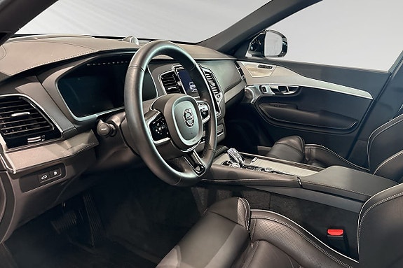 Volvo XC90 7 of 30