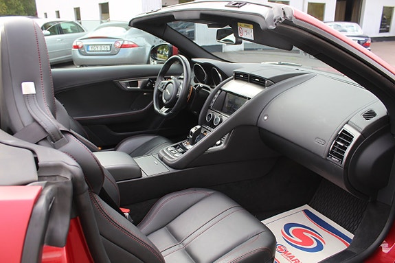 Jaguar F-TYPE 8 of 14