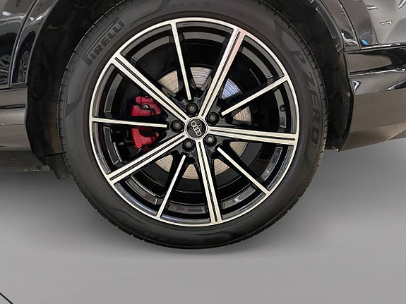 Audi Q7 10 of 17
