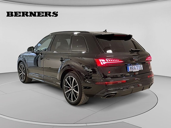 Audi Q7 3 of 17