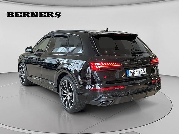 Audi Q7 3 of 11