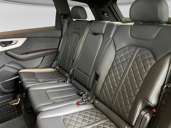 Audi Q7 10 of 11