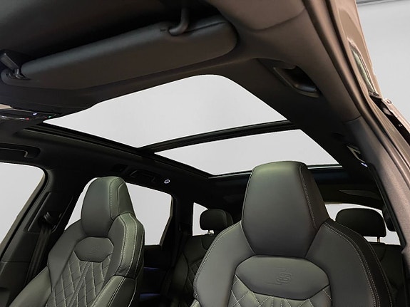Audi Q7 12 of 17