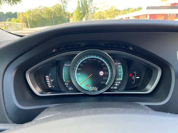 Volvo V40 Cross Country 10 of 10