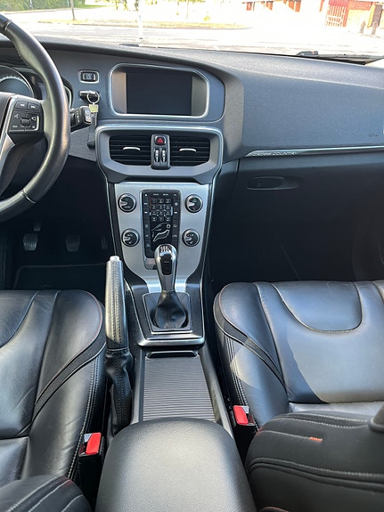 Volvo V40 Cross Country 9 of 10