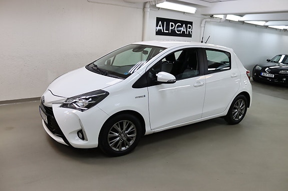 Toyota Yaris 2 of 22