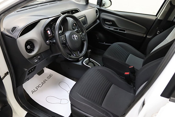 Toyota Yaris 10 of 22