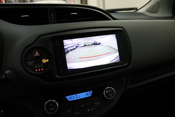 Toyota Yaris 17 of 22