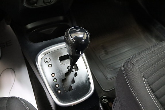 Toyota Yaris 18 of 22
