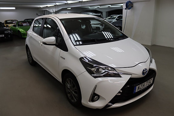 Toyota Yaris 5 of 22
