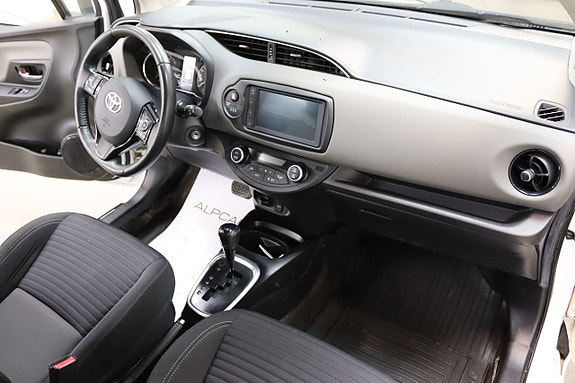 Toyota Yaris 13 of 22