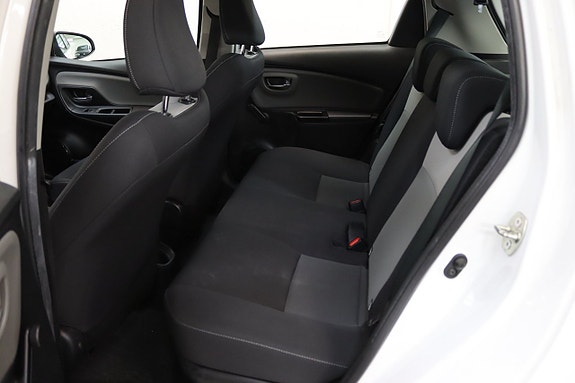 Toyota Yaris 11 of 22