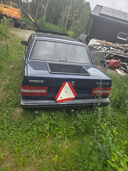 Volvo 740 3 of 8