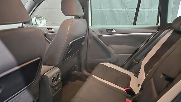 Volkswagen Tiguan 12 of 28